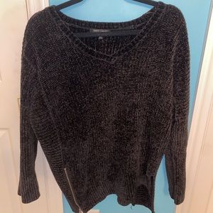 Black Crushed Velvet Sweater with Zipper Detail Size M